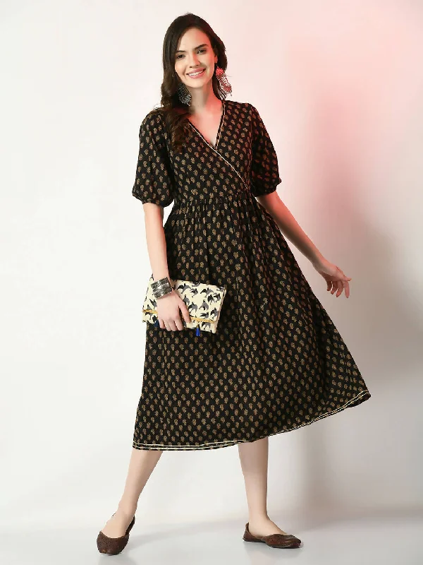 Myshka Women's Black Floral Printed Empire Dress