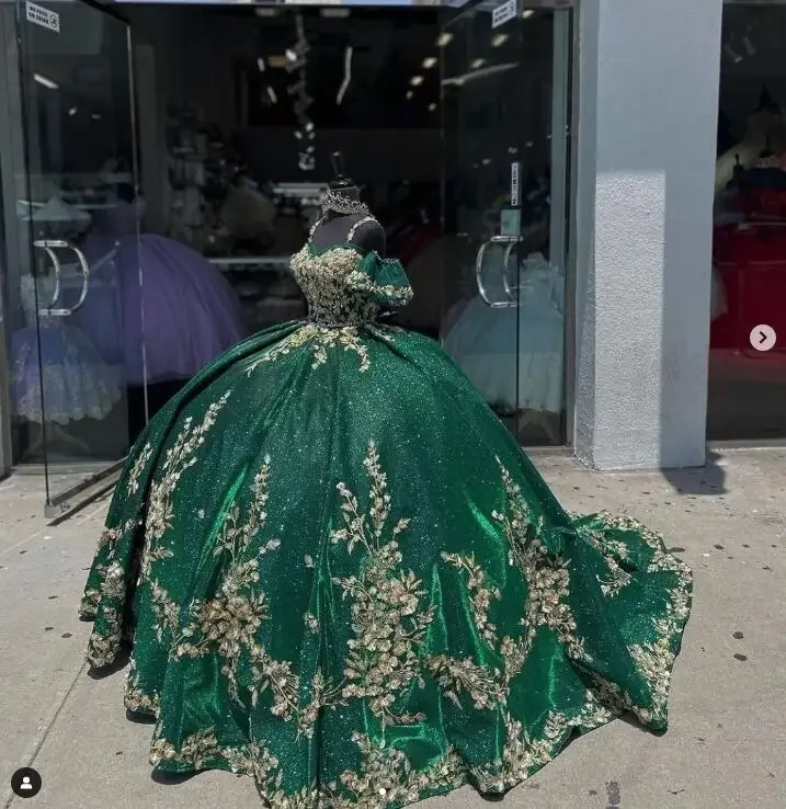 Emerald Hunter Green Ball Gown Quinceanera Dresses Gillter Floral Applique Princess Corset Prom Vestidos de fiesta 15 años Emerald Hunter Green Ball Gown Quinceanera Dresses Gillter Floral Applique Princess Corset Prom Vestidos de fiesta 15 años